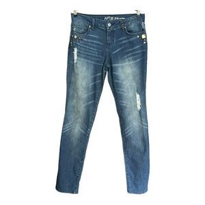 Apt. 9 Skinny Jeans Maxwell Fit Distressed with Studs and Jewel Accents Sz 8